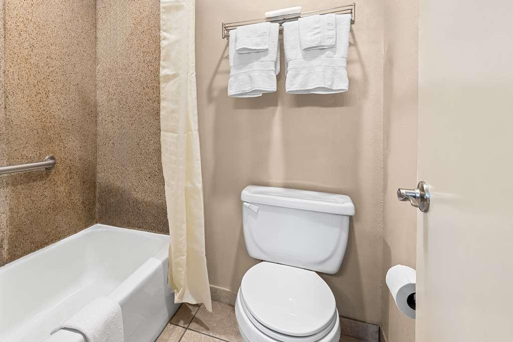 Best Western Forest Inn Franklin Стая снимка